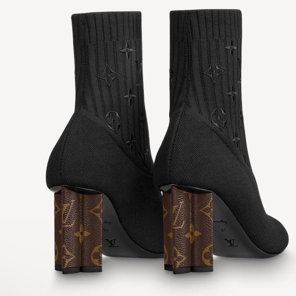 AUTHENTIC LOUIS VUITTON MONOGRAM SILHOUETTE ANKLE BOOTS